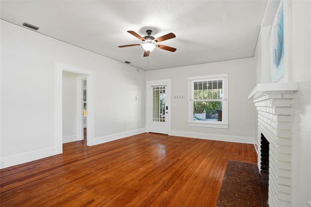 725 8TH STREET N, St Petersburg, FL 33701