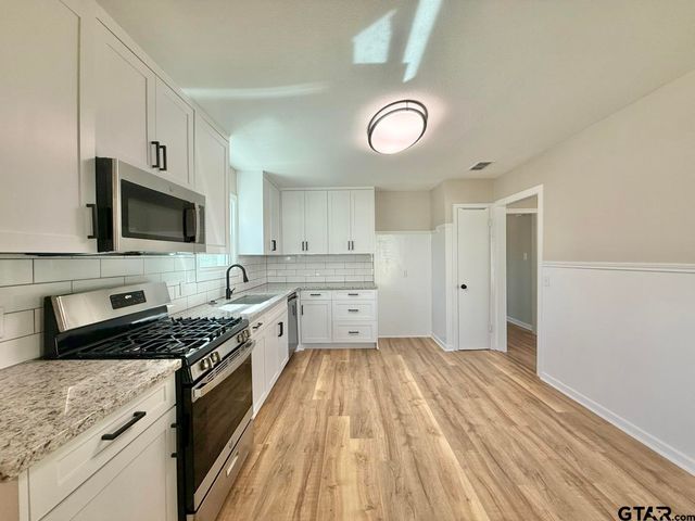 303 N Virginia Ave, Tyler, TX 75702