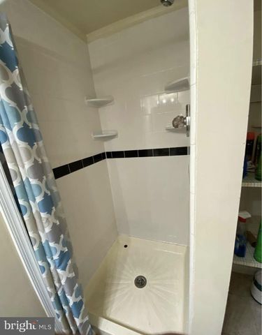 8711 34TH AVE, College Park, MD 20740