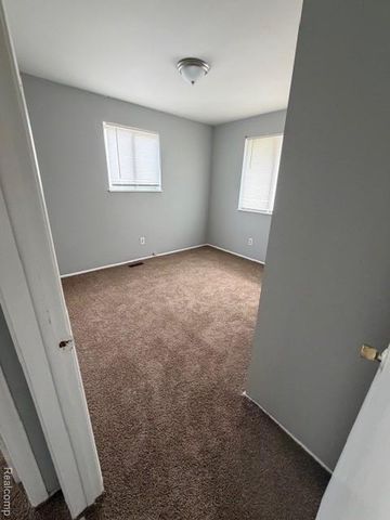 1206 E Home Avenue, Flint, MI 48505