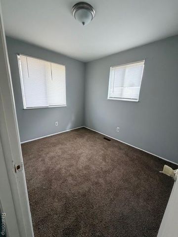 1206 E Home Avenue, Flint, MI 48505