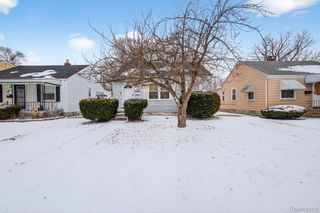 18827 Woodside Street, Harper Woods, MI 48225
