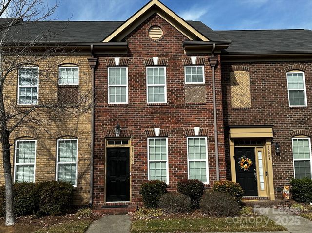 15808 Sharon Dale Drive, Davidson, NC 28036