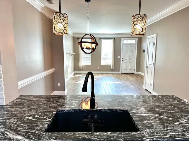 15808 Sharon Dale Drive, Davidson, NC 28036