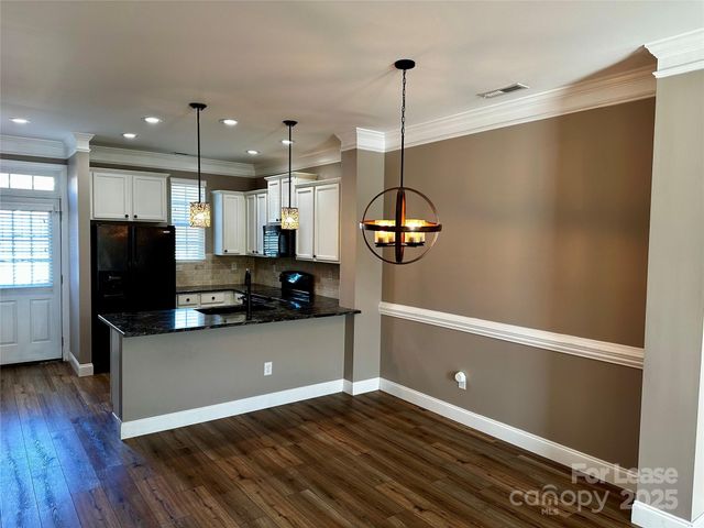 15808 Sharon Dale Drive, Davidson, NC 28036