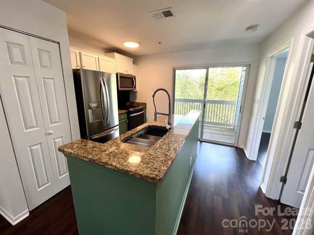 2209 Sumner Green Avenue I, Charlotte, NC 28203