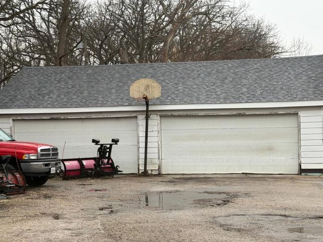 37390 N Dilley's Road, Wadsworth, IL 60083