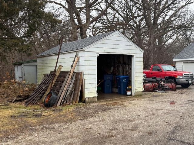 37390 N Dilley's Road, Wadsworth, IL 60083