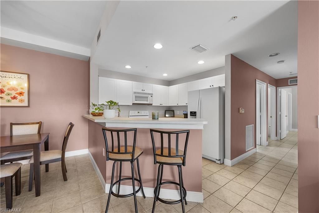 Image 12 of property listing at 1524 SW 50th ST 204, Cape Coral, FL 33914