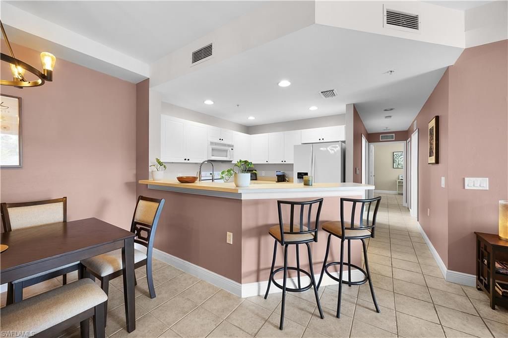 Image 13 of property listing at 1524 SW 50th ST 204, Cape Coral, FL 33914