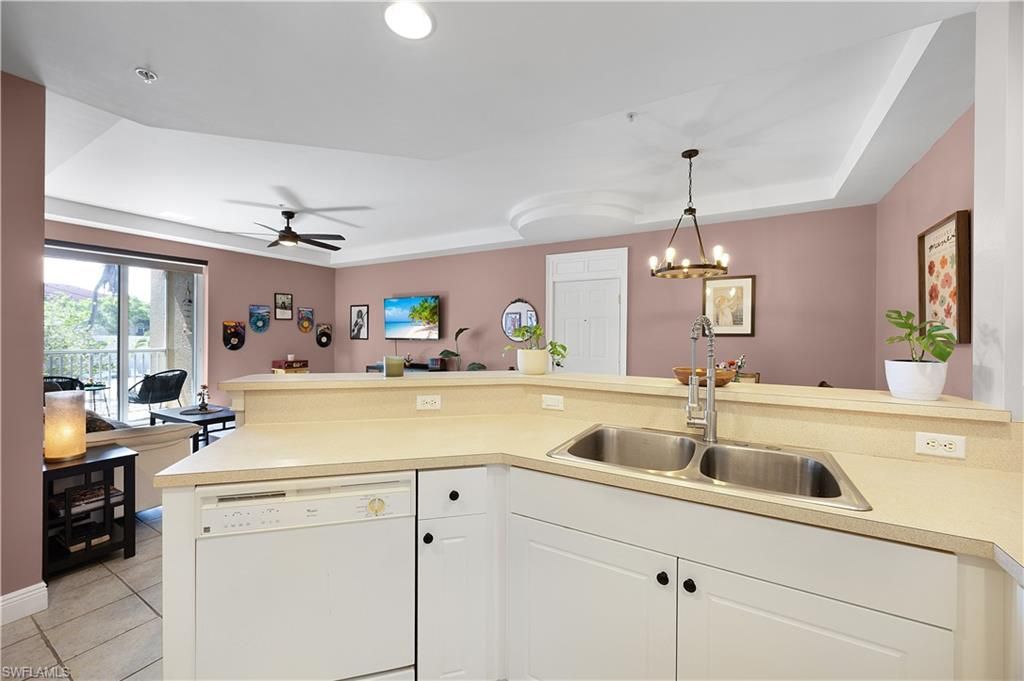 Image 15 of property listing at 1524 SW 50th ST 204, Cape Coral, FL 33914