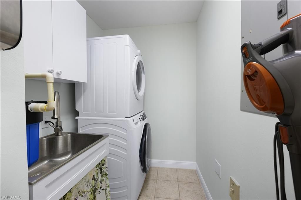 Image 17 of property listing at 1524 SW 50th ST 204, Cape Coral, FL 33914