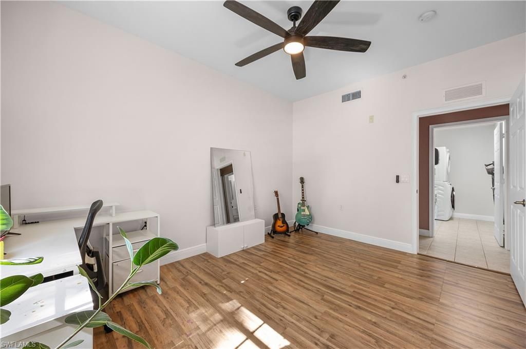 Image 18 of property listing at 1524 SW 50th ST 204, Cape Coral, FL 33914
