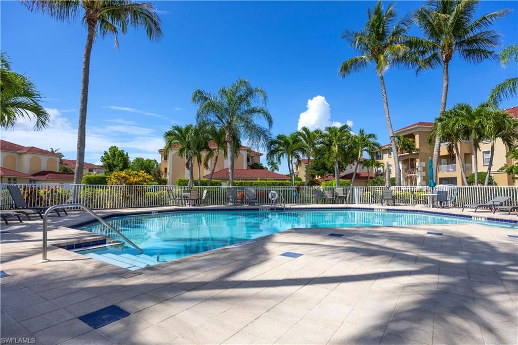 Image 4 of property listing at 1524 SW 50th ST 204, Cape Coral, FL 33914