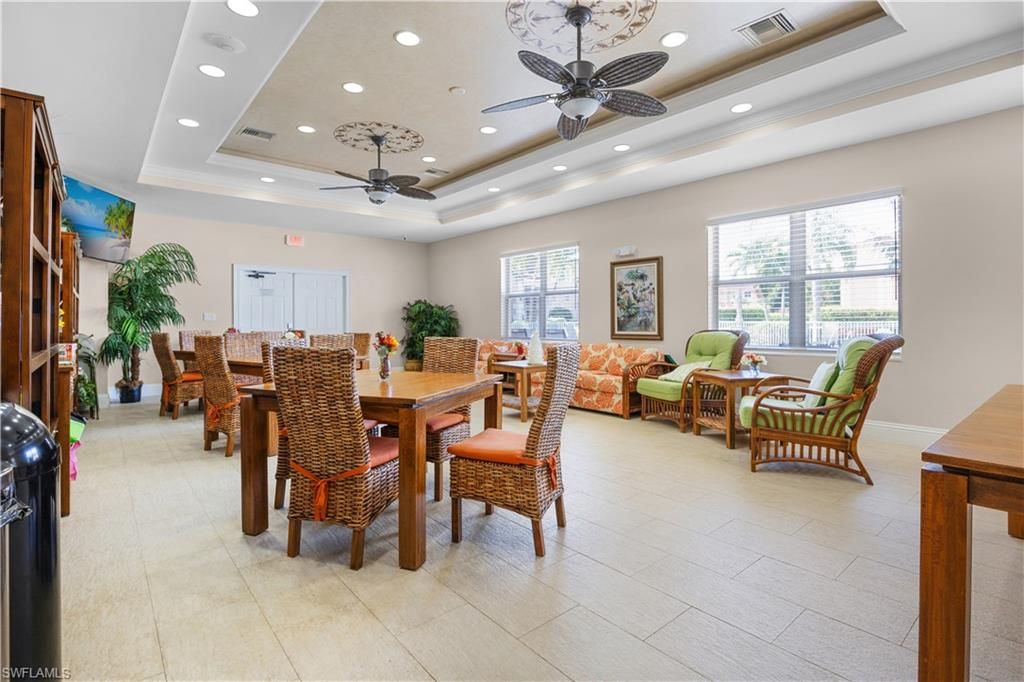 Image 6 of property listing at 1524 SW 50th ST 204, Cape Coral, FL 33914
