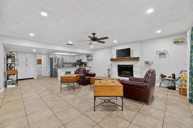 3909 APPLEGATE CIRCLE, Brandon, FL 33511