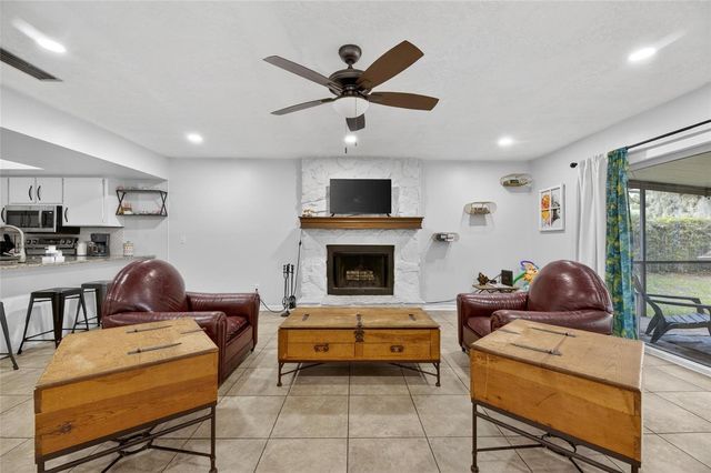 3909 APPLEGATE CIRCLE, Brandon, FL 33511