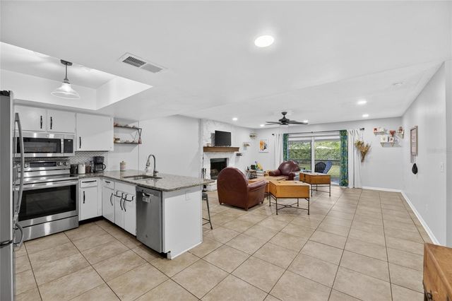 3909 APPLEGATE CIRCLE, Brandon, FL 33511