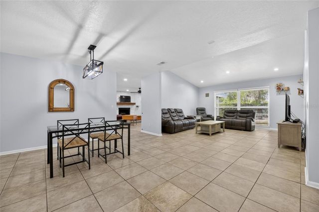 3909 APPLEGATE CIRCLE, Brandon, FL 33511