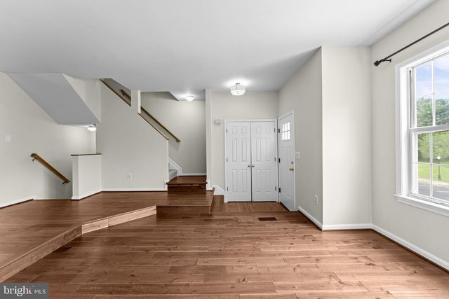 8644 SANDERLING DR, Manassas, VA 20110