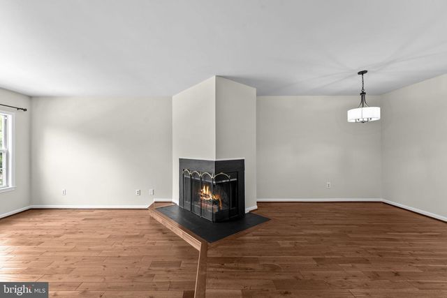 8644 SANDERLING DR, Manassas, VA 20110