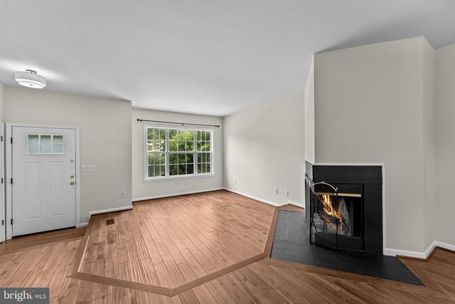8644 SANDERLING DR, Manassas, VA 20110