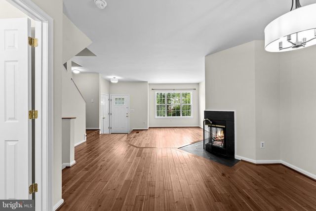 8644 SANDERLING DR, Manassas, VA 20110