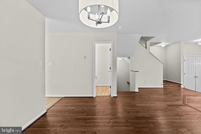 8644 SANDERLING DR, Manassas, VA 20110