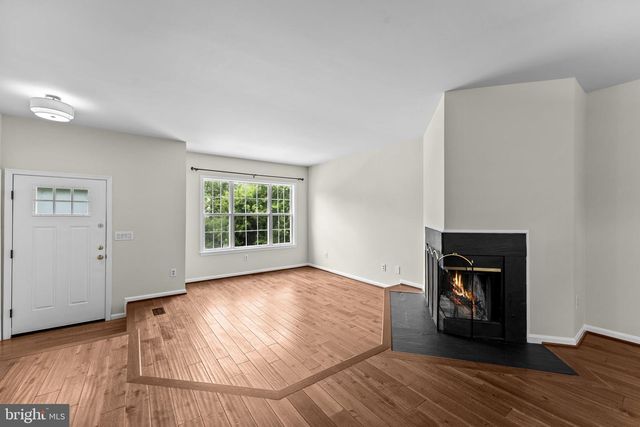 8644 SANDERLING DR, Manassas, VA 20110