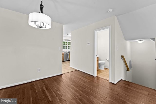 8644 SANDERLING DR, Manassas, VA 20110