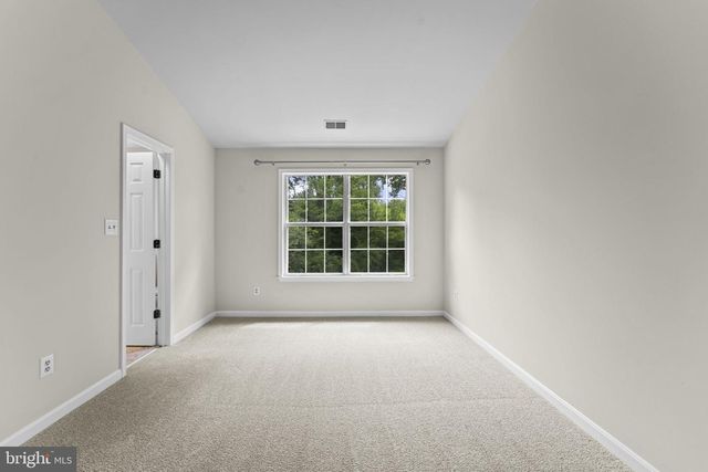 8644 SANDERLING DR, Manassas, VA 20110