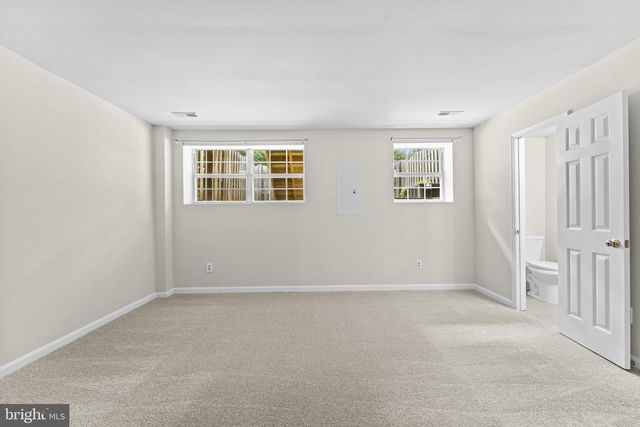 8644 SANDERLING DR, Manassas, VA 20110
