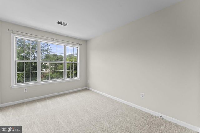 8644 SANDERLING DR, Manassas, VA 20110