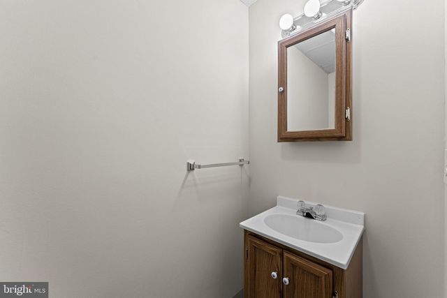 8644 SANDERLING DR, Manassas, VA 20110