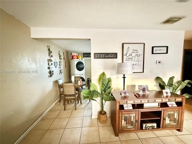 2306 Simms St, Hollywood, FL 33020