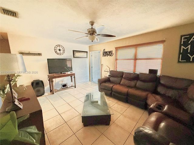 2306 Simms St, Hollywood, FL 33020