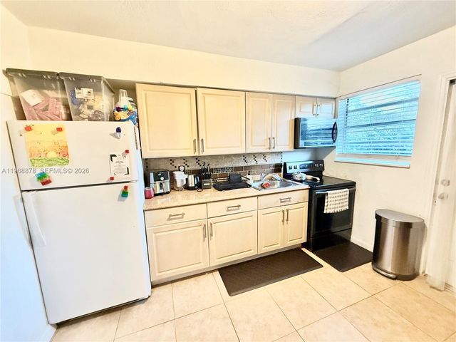 2306 Simms St, Hollywood, FL 33020