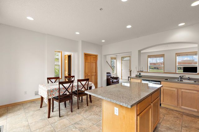 8262 Labont Way 5, Eden Prairie, MN 55344