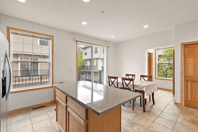 8262 Labont Way 5, Eden Prairie, MN 55344