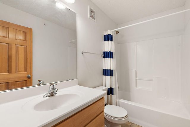 8262 Labont Way 5, Eden Prairie, MN 55344
