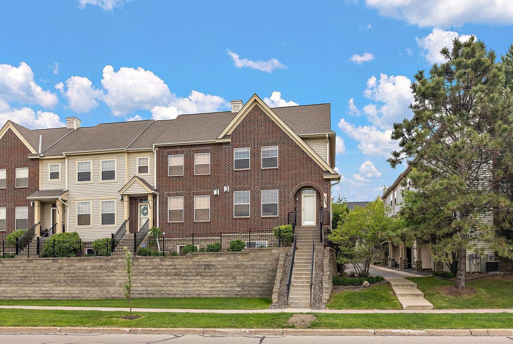 8262 Labont Way 5, Eden Prairie, MN 55344