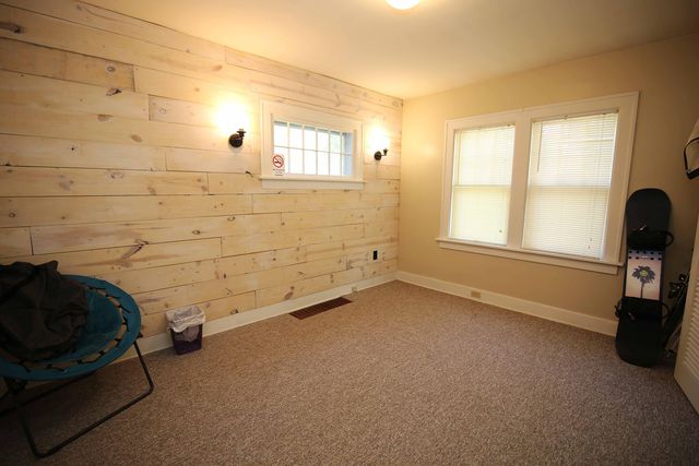 133 N Elizabeth Street, Bellevue, MI 49021