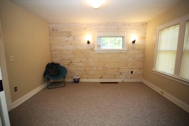 133 N Elizabeth Street, Bellevue, MI 49021