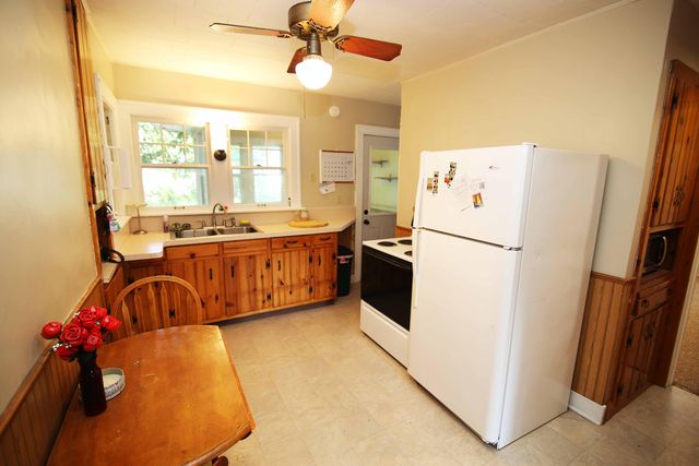 133 N Elizabeth Street, Bellevue, MI 49021