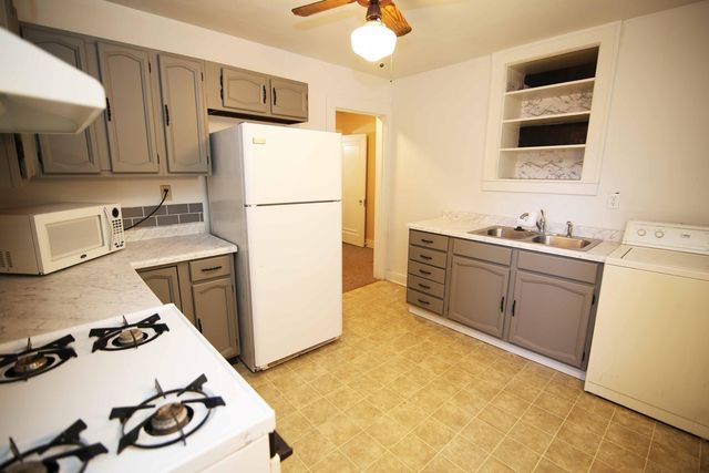 133 N Elizabeth Street, Bellevue, MI 49021