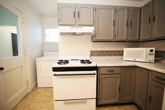 133 N Elizabeth Street, Bellevue, MI 49021