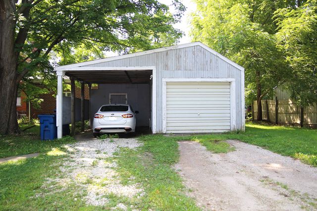 133 N Elizabeth Street, Bellevue, MI 49021