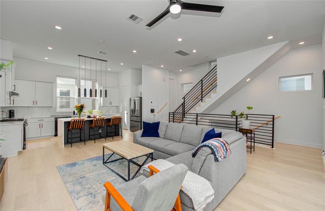 3032 Lamar Street, Houston, TX 77003