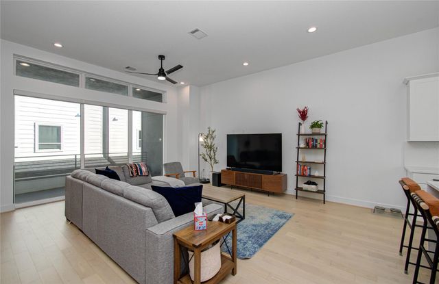 3032 Lamar Street, Houston, TX 77003