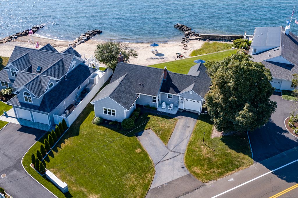 515 Maple Avenue, Old Saybrook, CT 06475